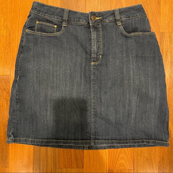 croft & barrow Dresses & Skirts - 💜3/$15💜 Classic Jeans Skort